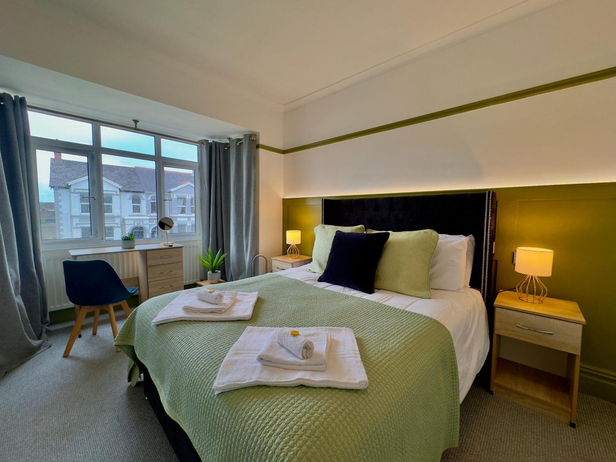 Coastal Park Accommodation Llanelli Ngoại thất bức ảnh
