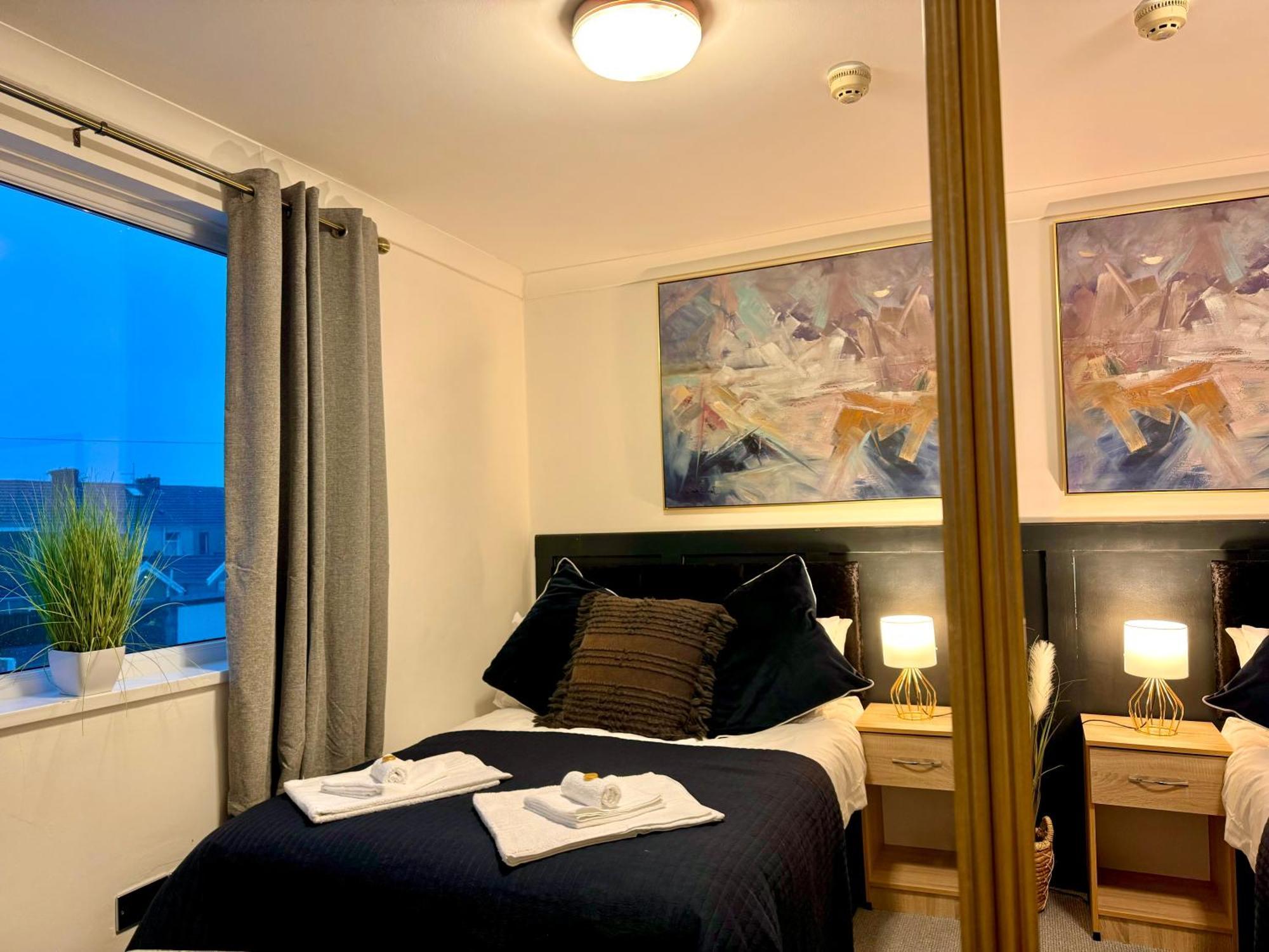 Coastal Park Accommodation Llanelli Ngoại thất bức ảnh