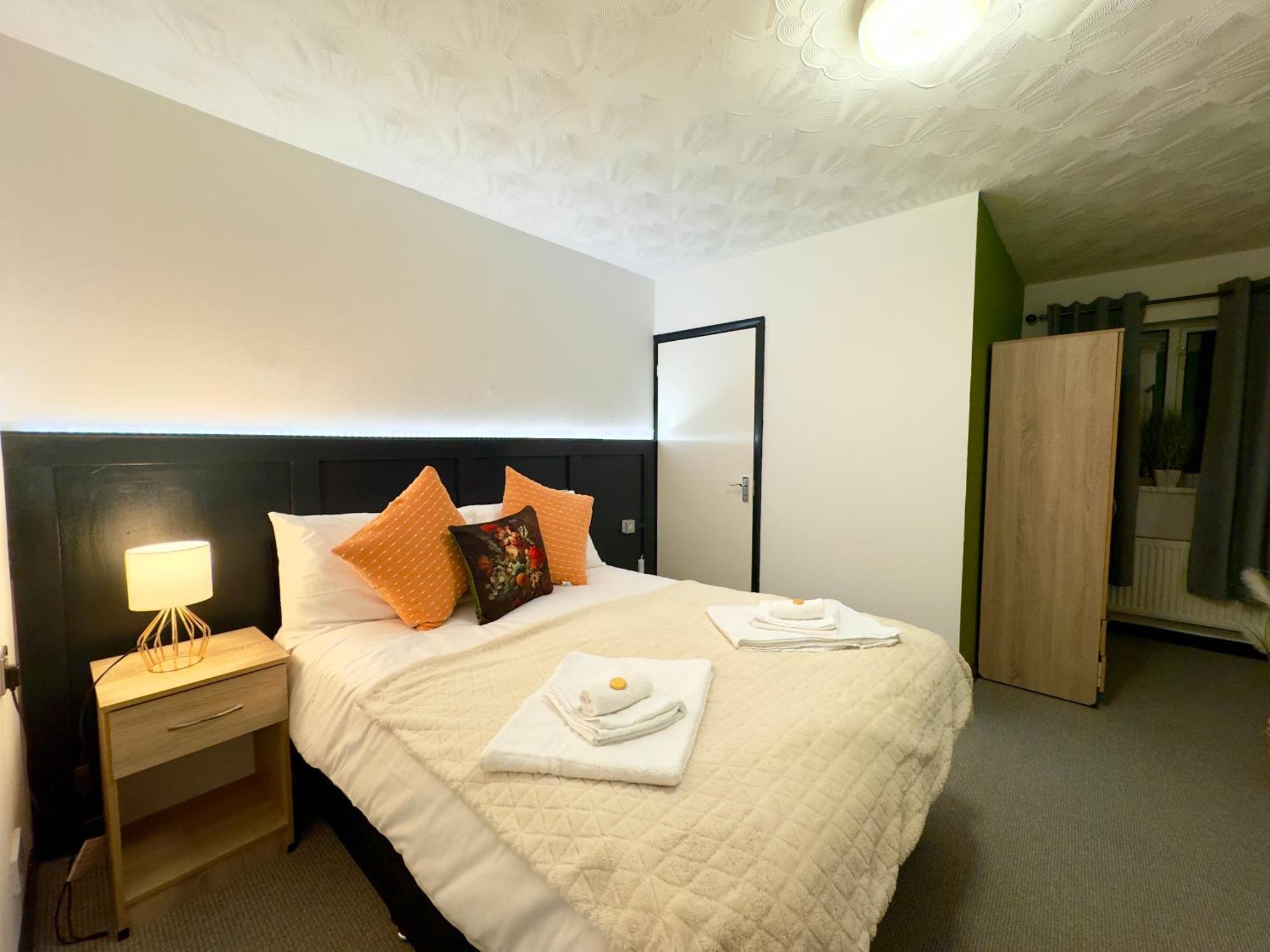 Coastal Park Accommodation Llanelli Ngoại thất bức ảnh