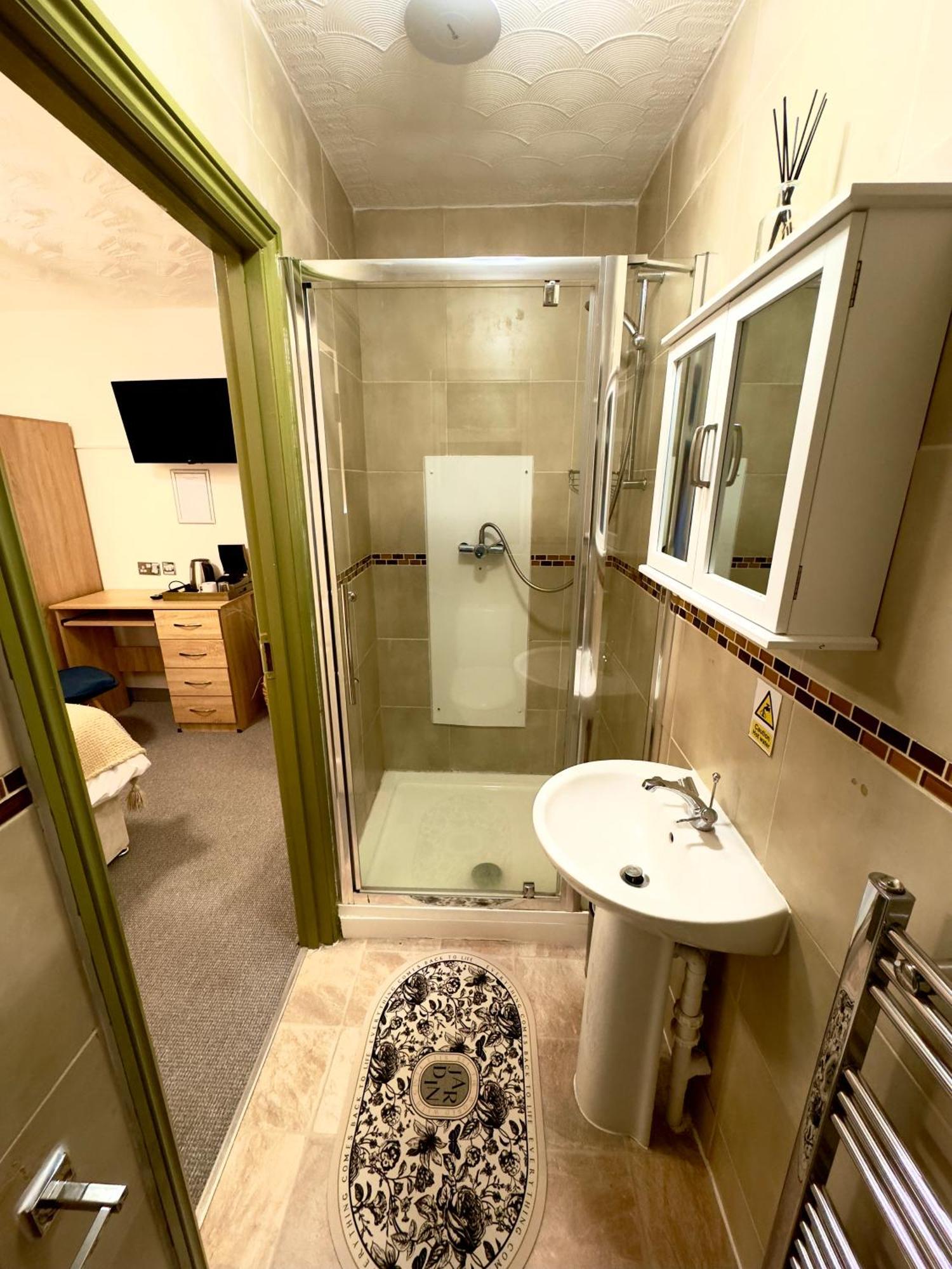 Coastal Park Accommodation Llanelli Ngoại thất bức ảnh